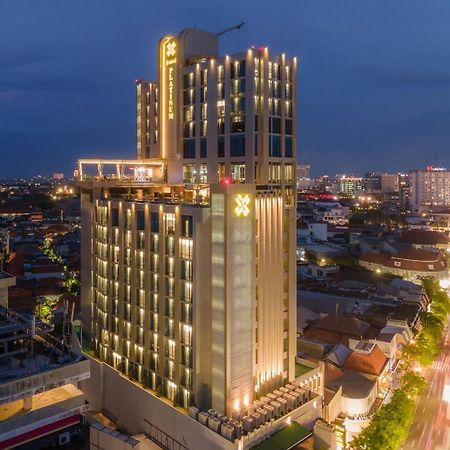 Platinum Hotel Tunjungan Surabaia Exterior foto
