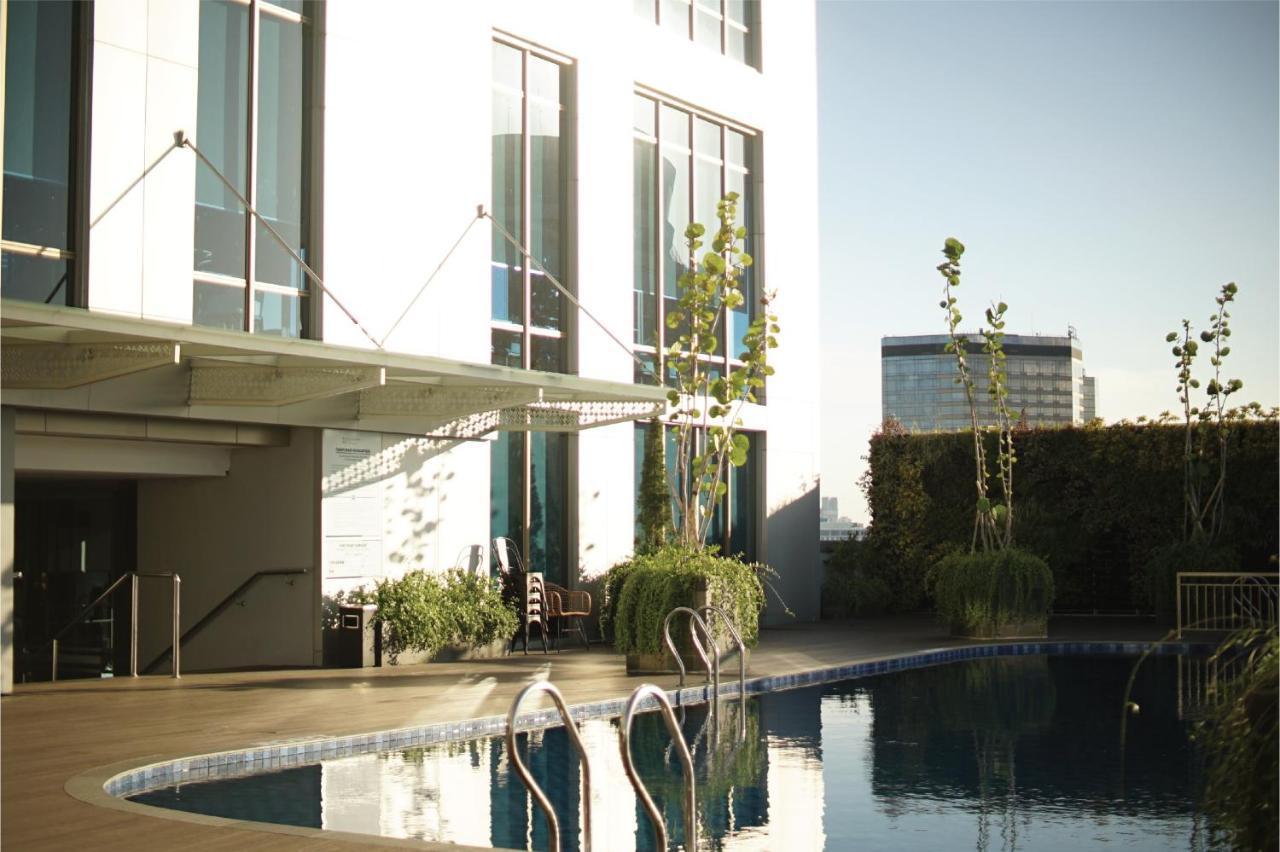 Platinum Hotel Tunjungan Surabaia Exterior foto