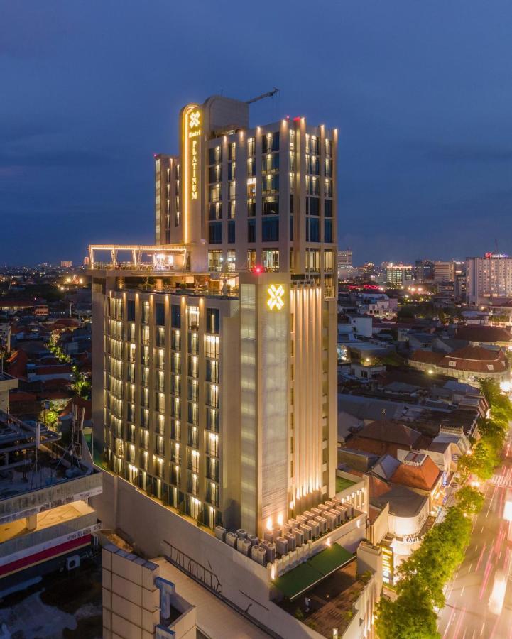 Platinum Hotel Tunjungan Surabaia Exterior foto
