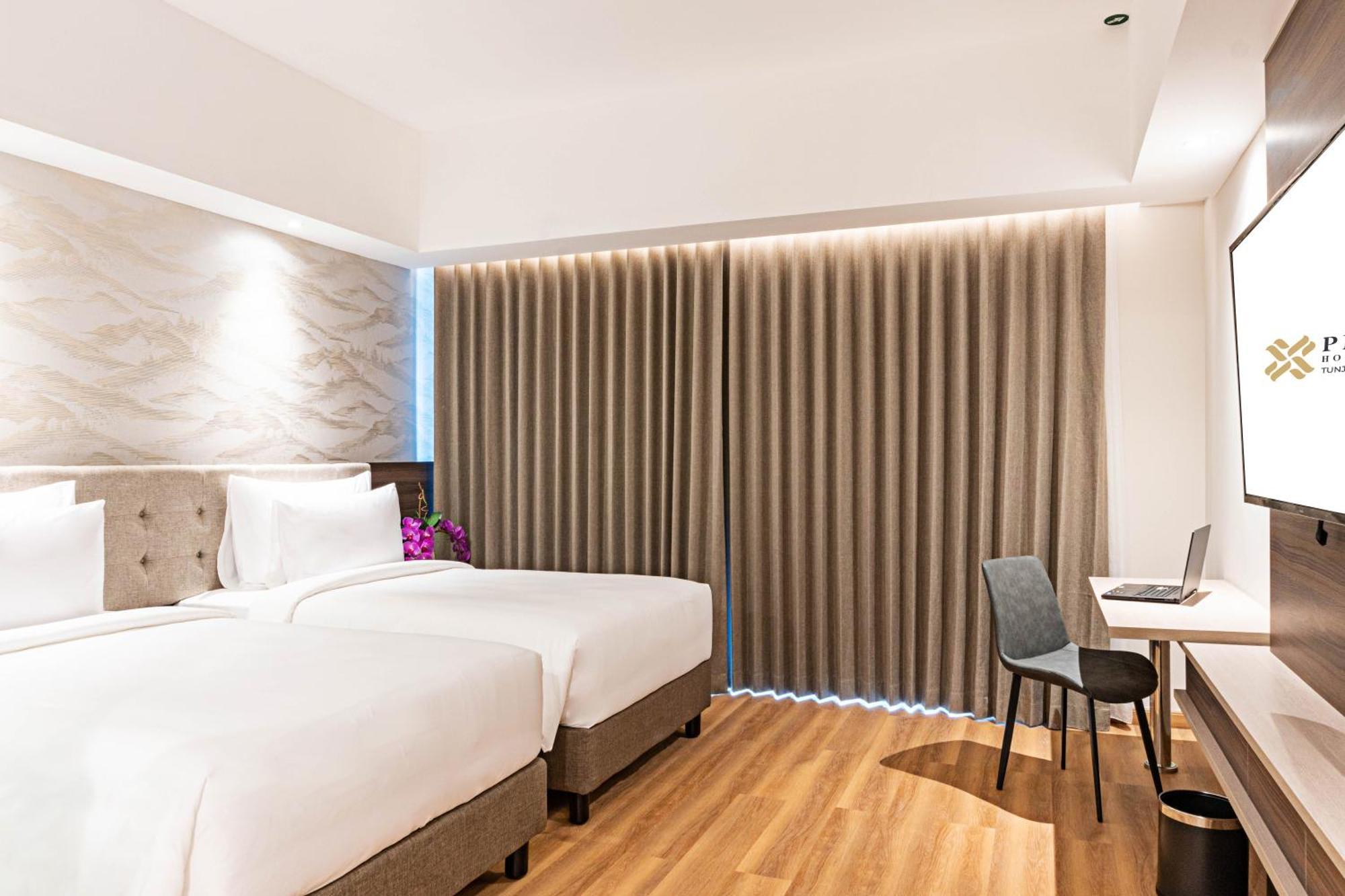 Platinum Hotel Tunjungan Surabaia Quarto foto